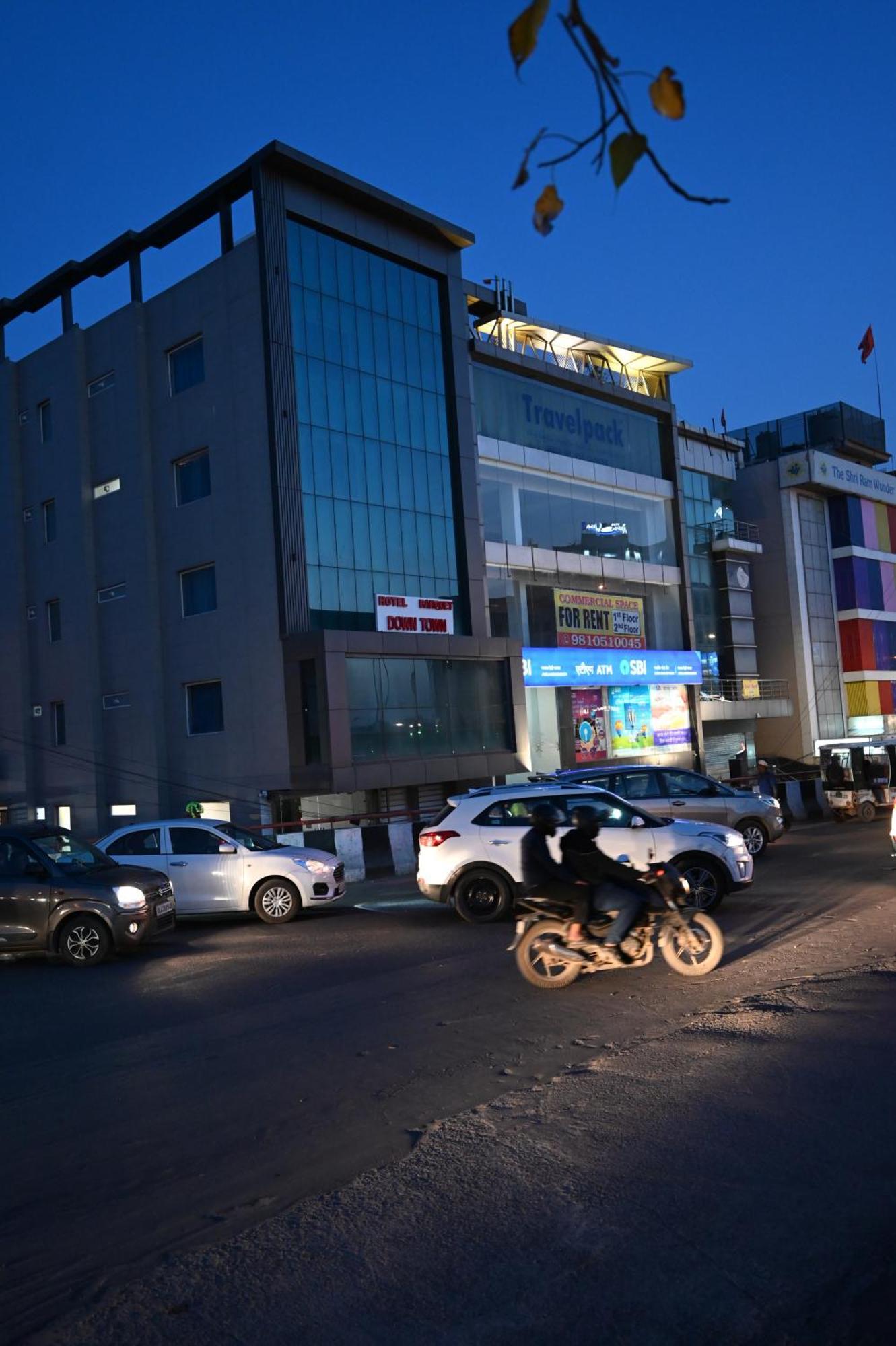 Hotel Down Town Paschim Vihar Dillí Exteriér fotografie