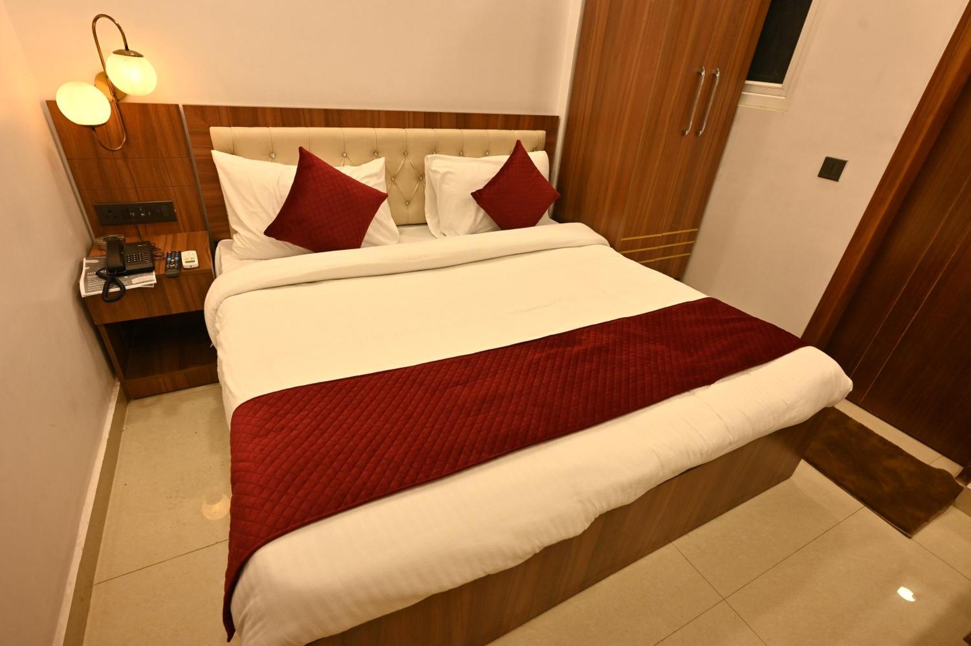 Hotel Down Town Paschim Vihar Dillí Exteriér fotografie