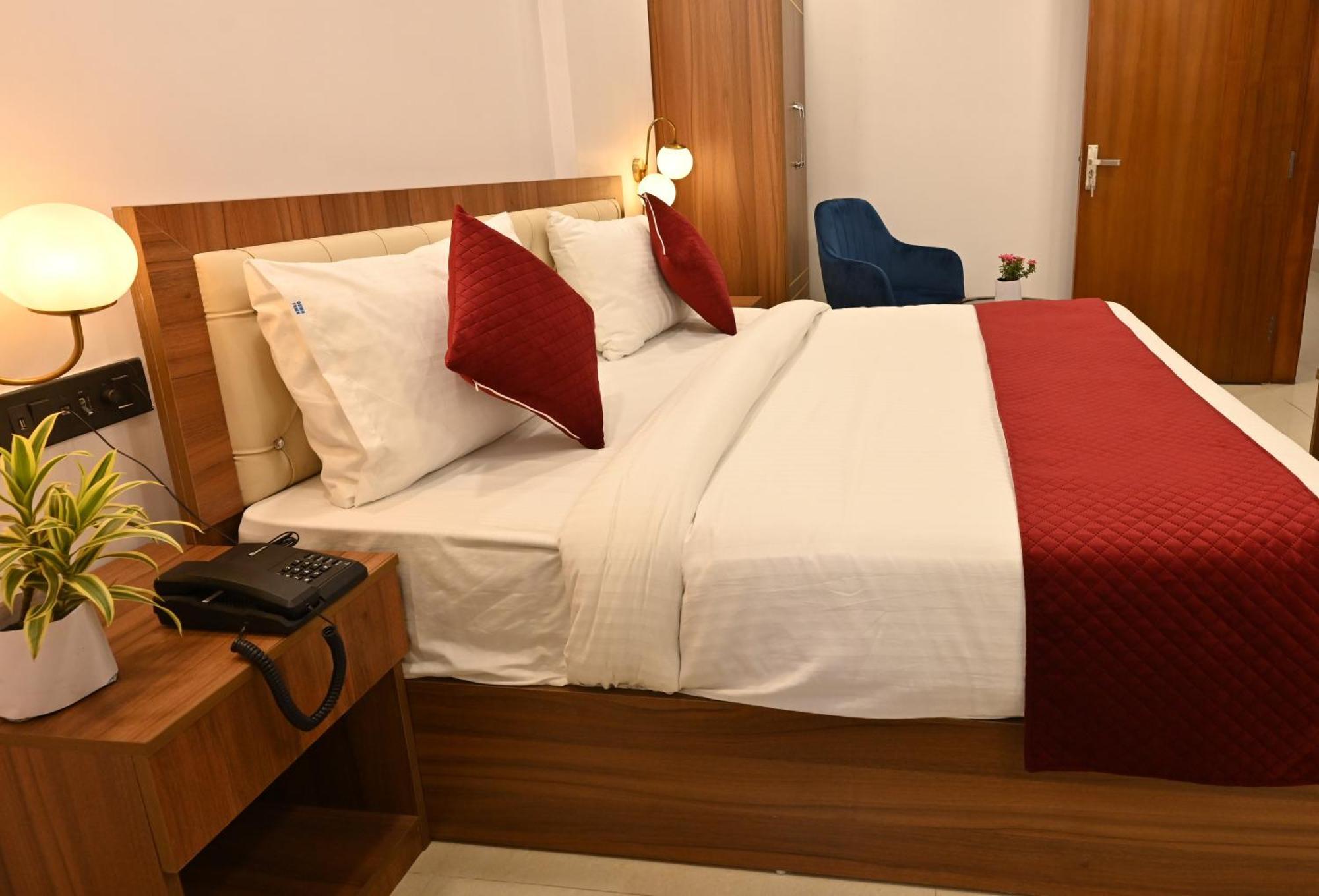 Hotel Down Town Paschim Vihar Dillí Exteriér fotografie