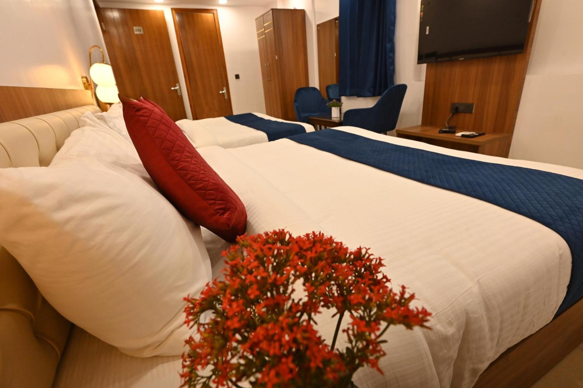 Hotel Down Town Paschim Vihar Dillí Exteriér fotografie